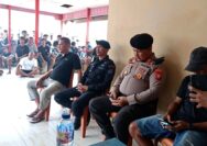 Foto: Pemdes Anggai bersama tokoh masyarakat, TNI, dan Polri dalam deklarasi menjaga Kamtibmas pasca insiden.