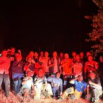 Polres Halteng bersama petugas Damkar dan warga berjibaku memadamkan kebakaran lahan di kawasan Gunung Benteng, Desa Fidi Jaya, Kecamatan Weda.